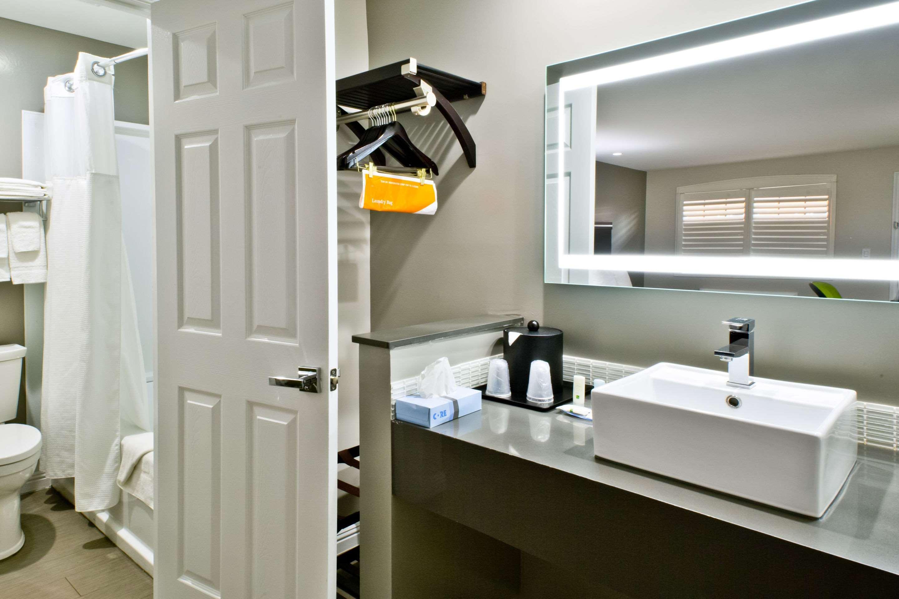 Bay Area Inn & Suites Hayward Bagian luar foto