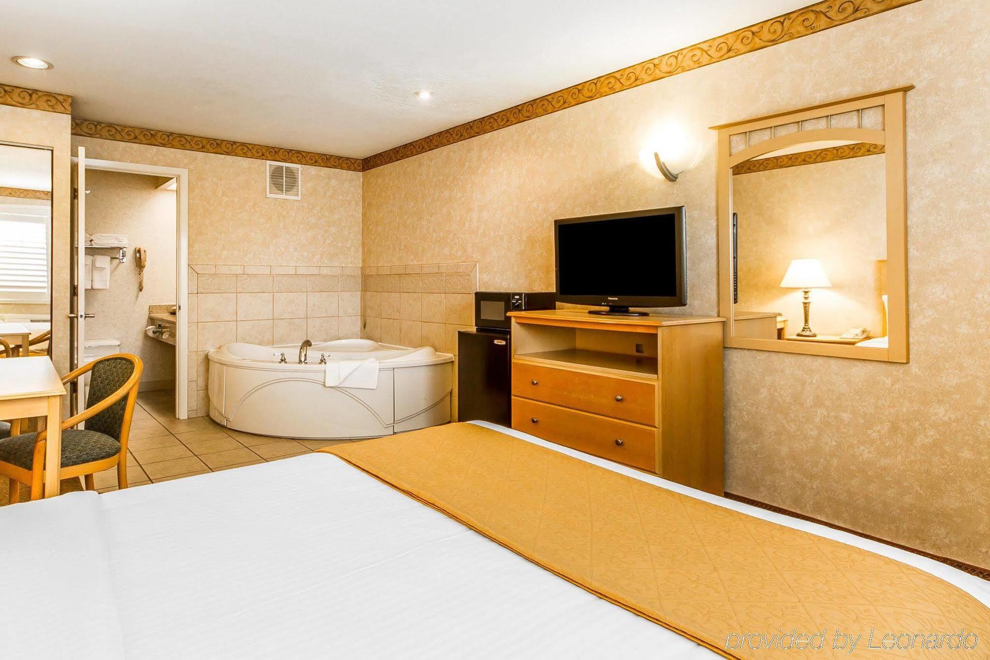 Bay Area Inn & Suites Hayward Bagian luar foto